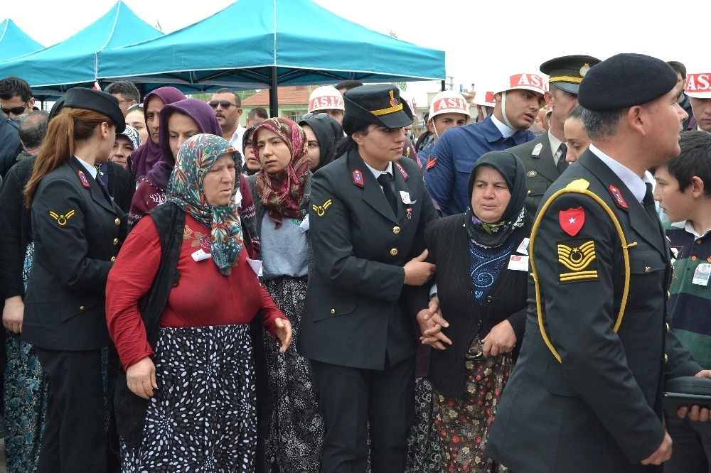 Konya Şehidini Son Yolculuğuna Uğurladı