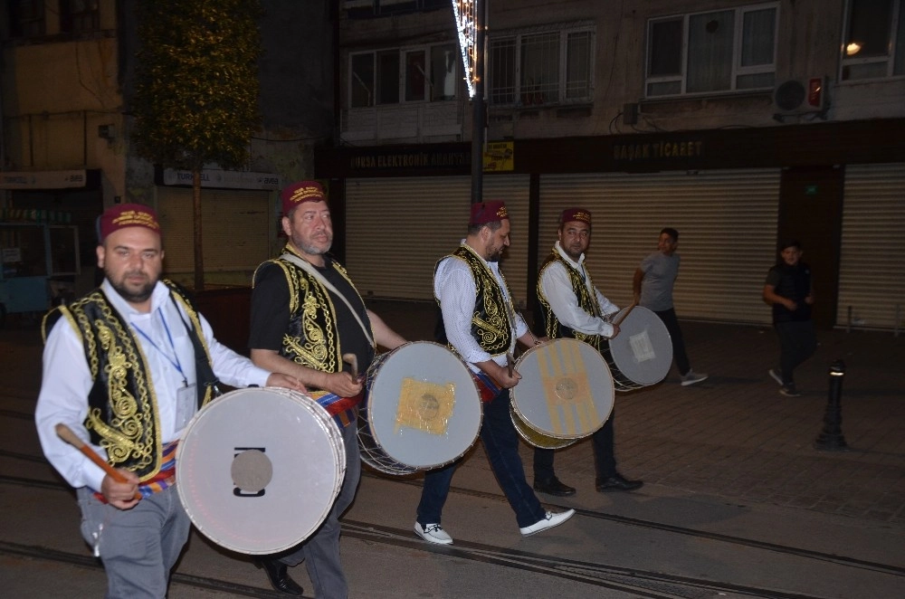 Bursada Ramazan Davulcuları İlk Mesaisine Başladı