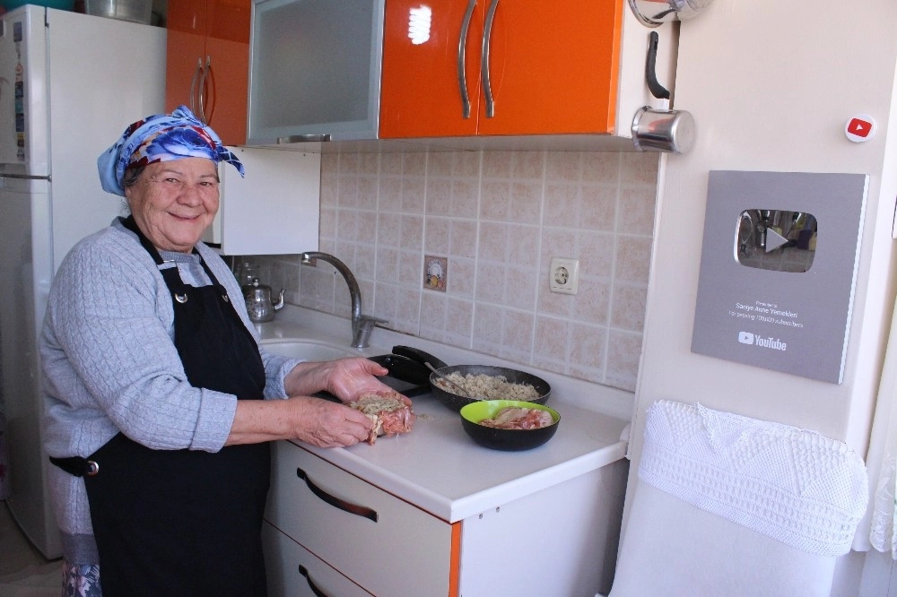 Ramazan Geldi, Saniye Anne Kolları Sıvadı