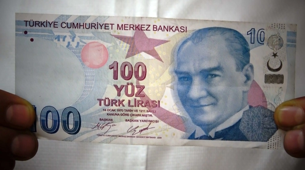 (Özel) Üzerinde 10 Yazan 100 Liralık Banknot Görenleri Şaşırttı