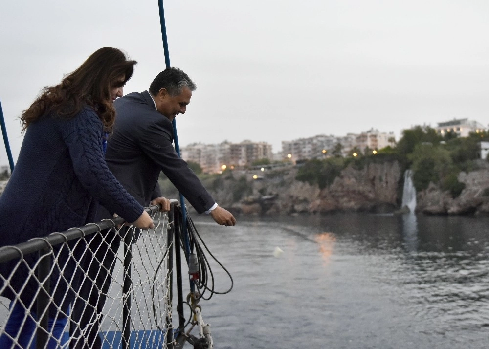 Başkan Uysal ‘Sevgi Ve Barış Diledi