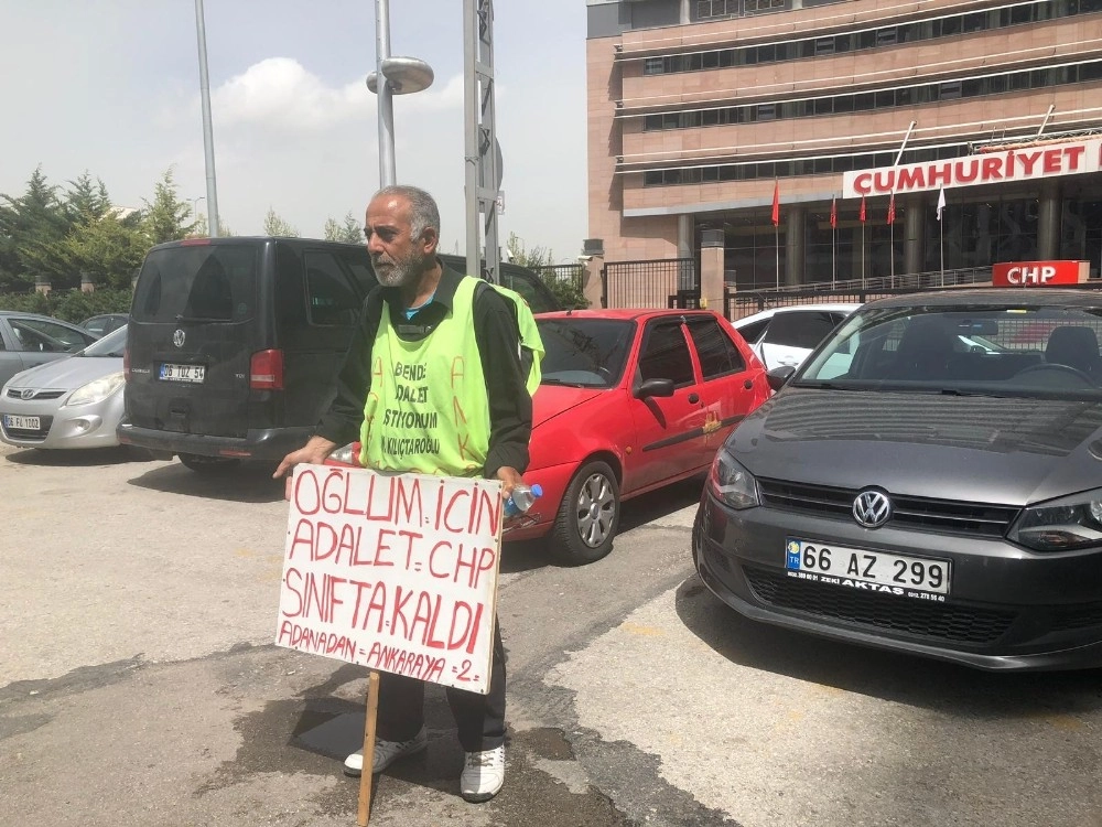 Chp Önünde Pankartlı Protesto