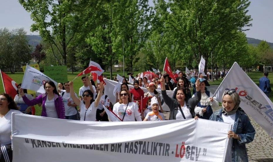 Bursada Lösevden Sağlıklı Yaşam Yürüyüşü