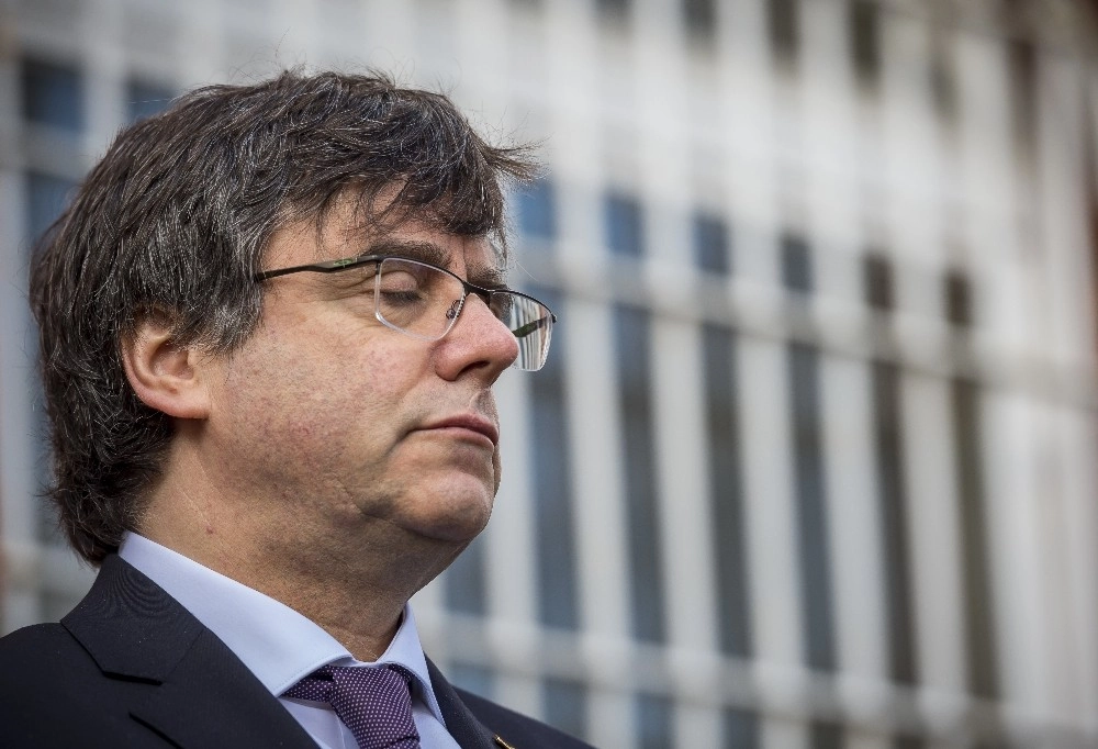 Eski Katalan Lider Puigdemont Ap Seçimlerine Aday Olabilecek