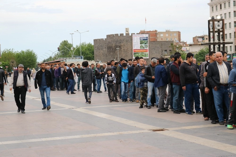 Diyarbakırda İlk İftar Açıldı