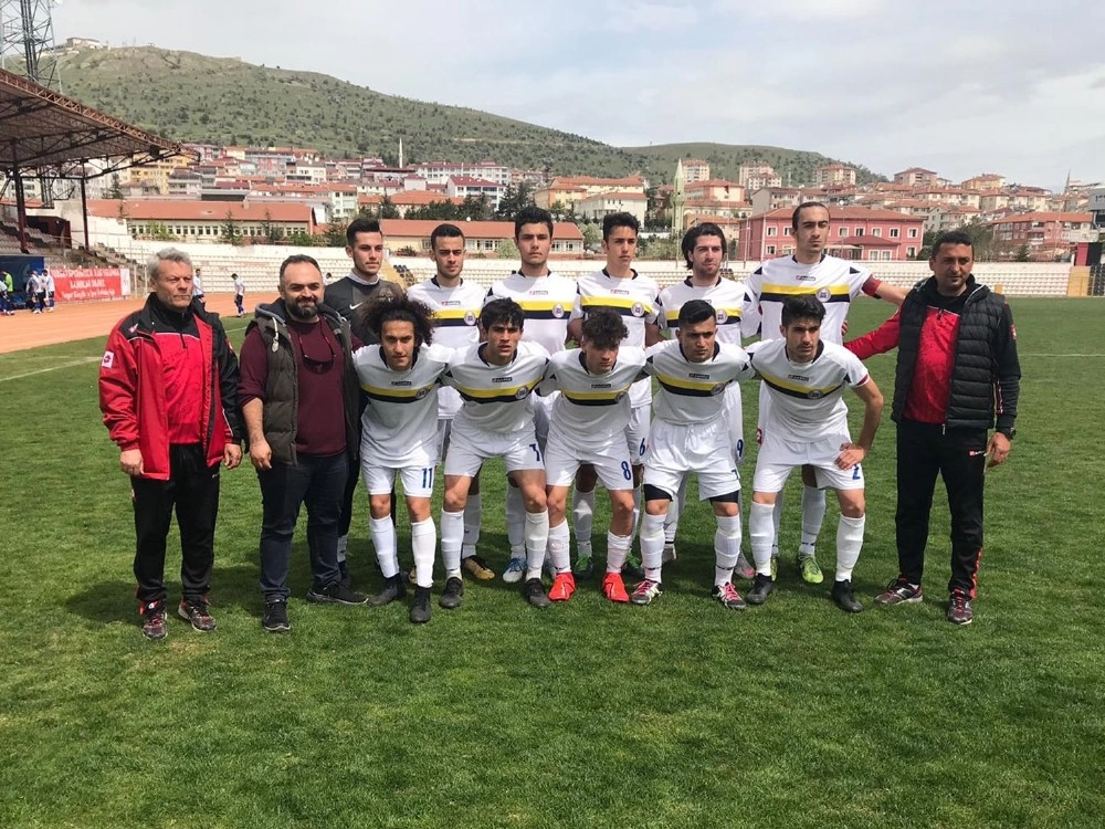 Yenimahalle U19 Yarı Finalde