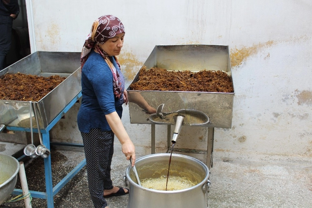 Gaziantepte İftar Sofralarının Vazgeçilmezi Meyan Şerbeti