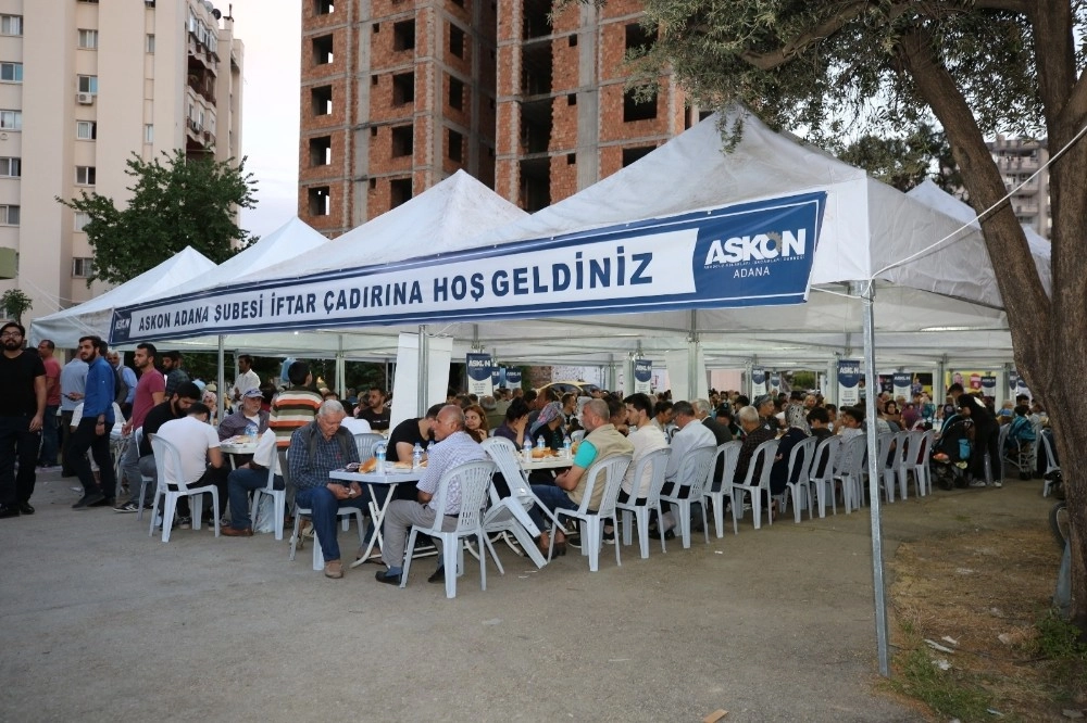 Askon Adanada Günde Bin Kişiye İftar Veriyor