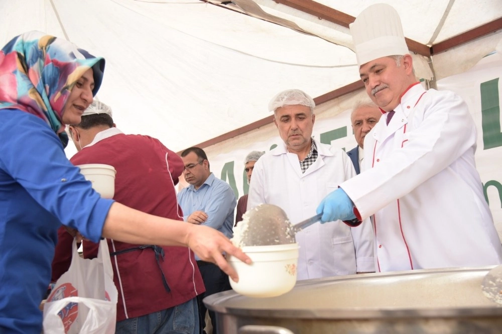 İlk Kepçe Başkan Kadir Karadan