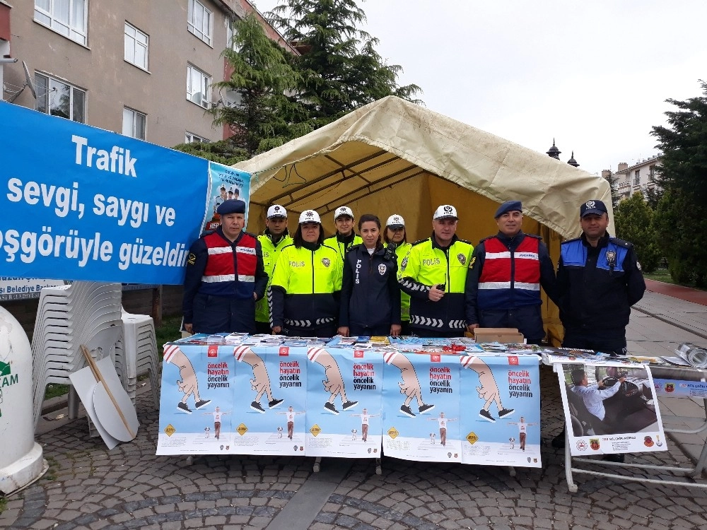 Başkentte Öğrencilerle ‘Öncelik Hayatın, Öncelik Yayanın Uygulaması