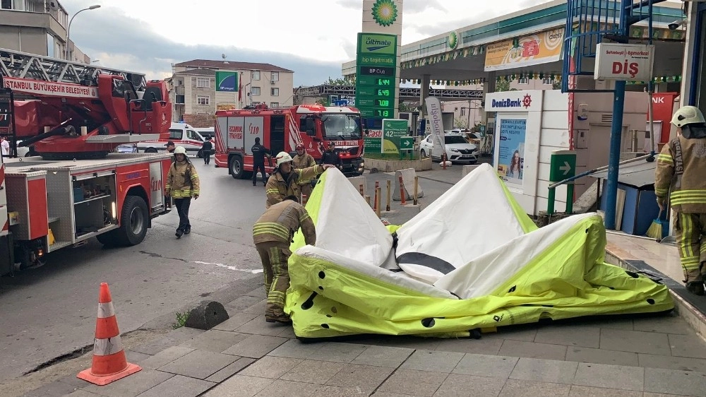 Yangın Merdiveninin Tepesine Çıkan Şahıs İkna Edildi