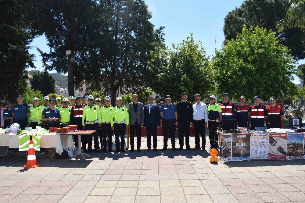 Ortacada Karayolu Trafik Güvenliği Haftası Etkinliği