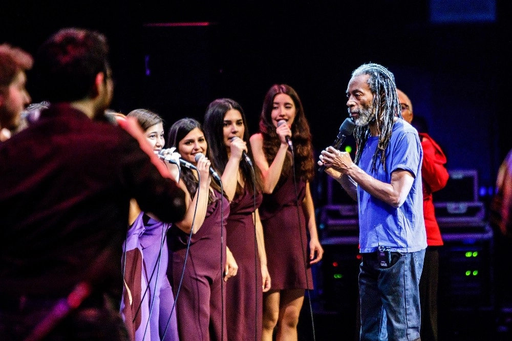 Bobby Mcferrin, Gimme5 Ve Chromas İzleyenleri Büyüledi