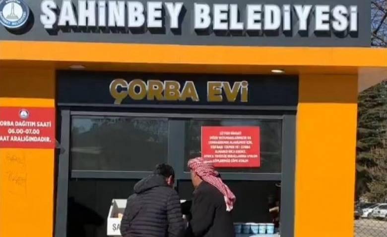 Şahinbey 'de 21 noktada depremzedeler için sıcak çorba