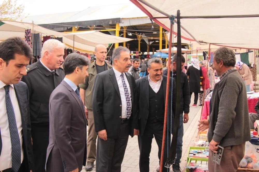 Vali Toprak Seydişehirde Vatandaşlarla Bir Araya Geldi