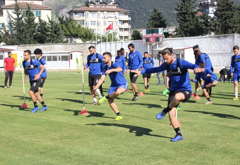 İlhan Palut: “İlk İki İçin Umudumuz Var Ama Kolay Değil”