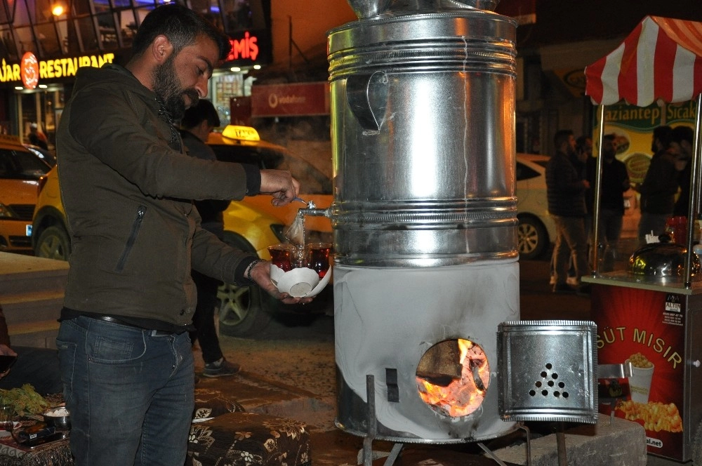 Ramazan Gecelerinin Vazgeçilmezi: Semaver Çayı