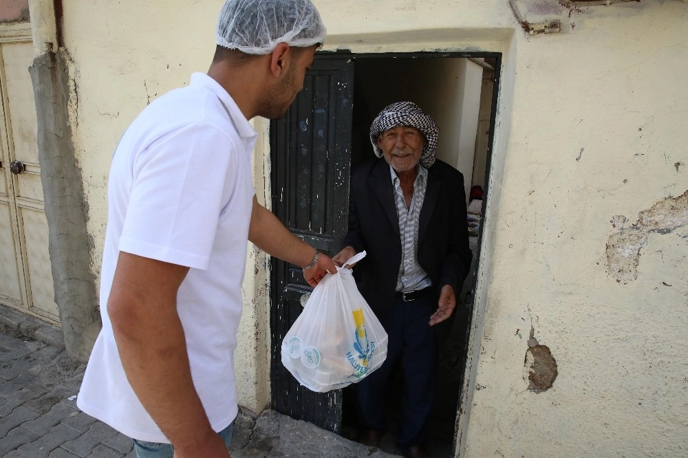 Haliliyede Evlere İftar Hizmeti Veriliyor