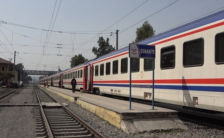 Depremzedelere ev olan tren garı: Burada para geçmiyor