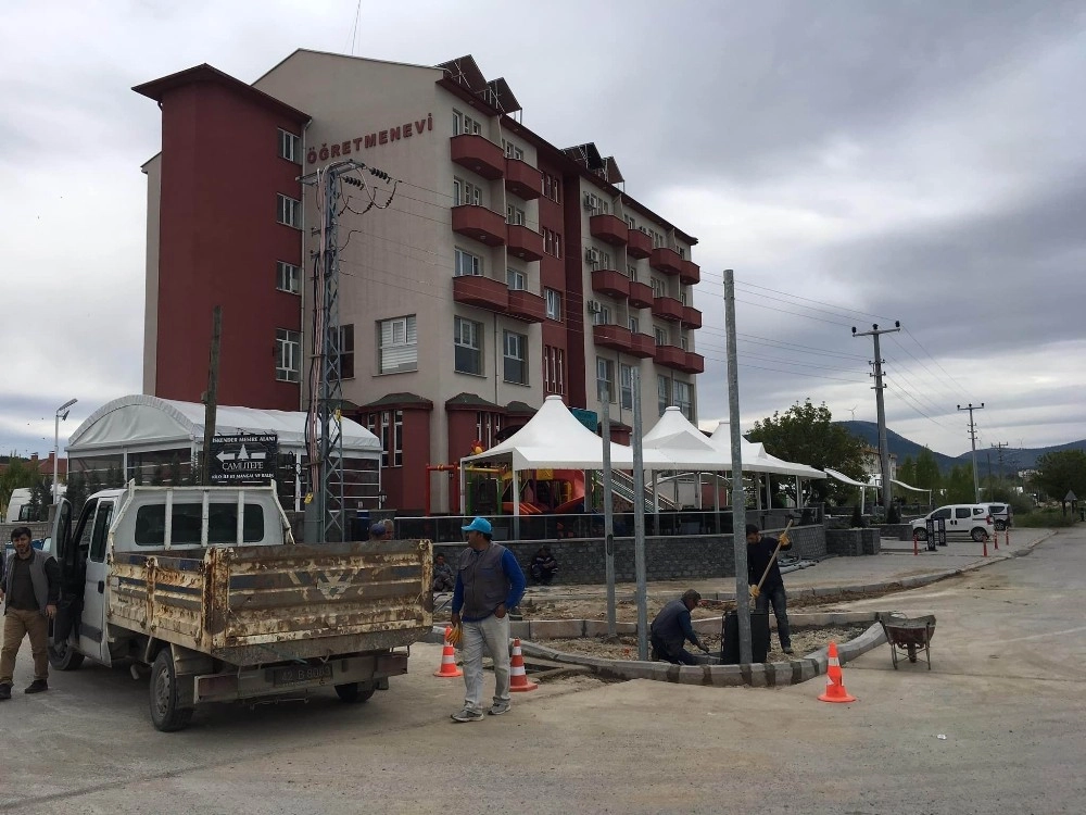 Beyşehirde Öğretmenevi Kavşağına Sinyalizasyon Sistemi Kuruluyor