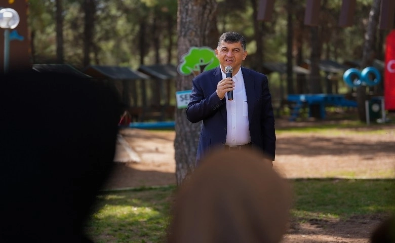 Fadıloğlu, yetim çocuk ve annelerini misafir etti