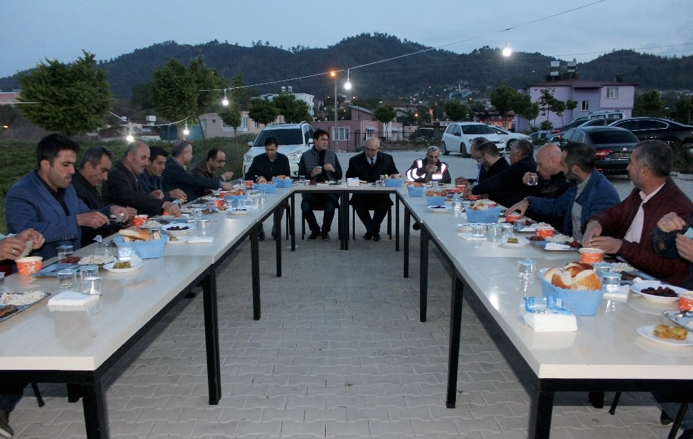 Kaymakam Yüce Yetim Çocuklarla İftarda Bir Araya Geldi