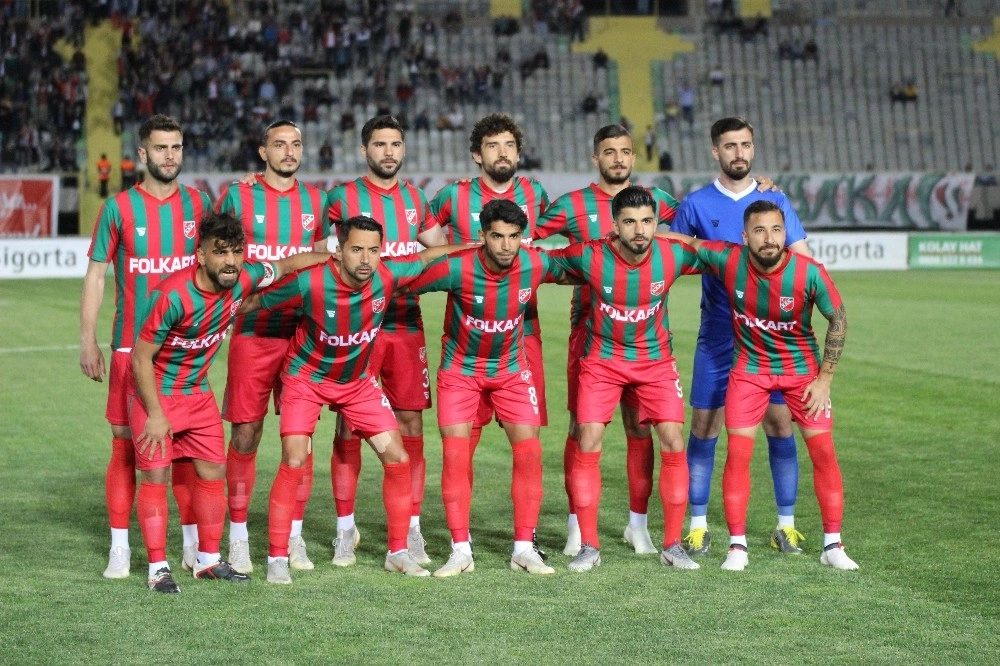 Tff 3. Lig 2. Grup Play-Off Yarı Final: Karşıyaka 0 - Van Büyükşehir Belediyespor 0