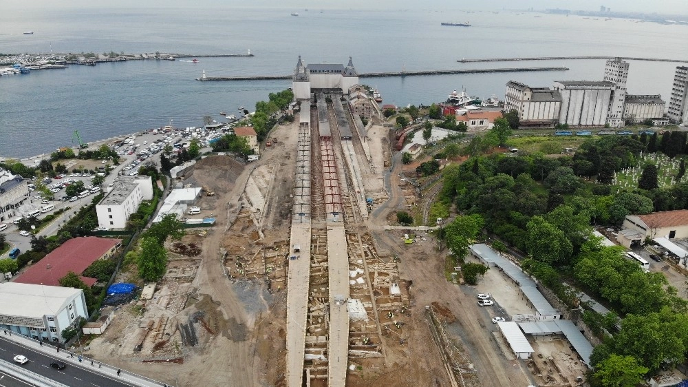 (Özel)  Haydarpaşada Ortaya Çıkan 1700 Yıllık Tarih Havadan Görüntülendi