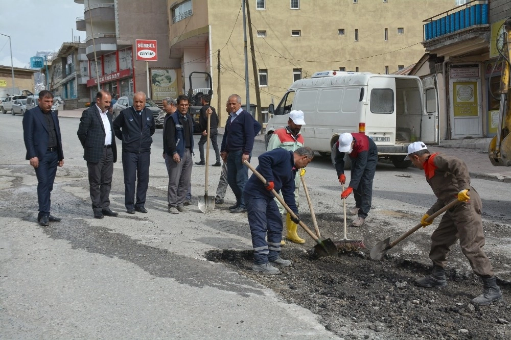 Belediye Asfalt Yama Çalışmalarına Başladı