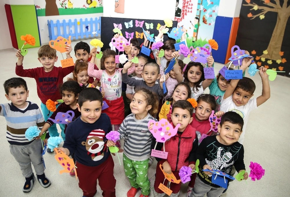 Pırlantalardan Annelere Sürpriz Hediye