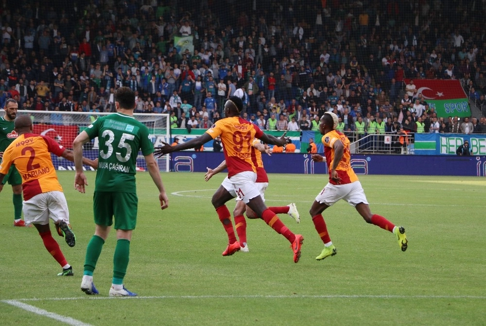 Diagne Tarihe Geçti