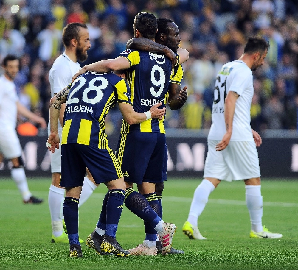 Fenerbahçe ‘Akhisar Kabusunu Bitirdi!