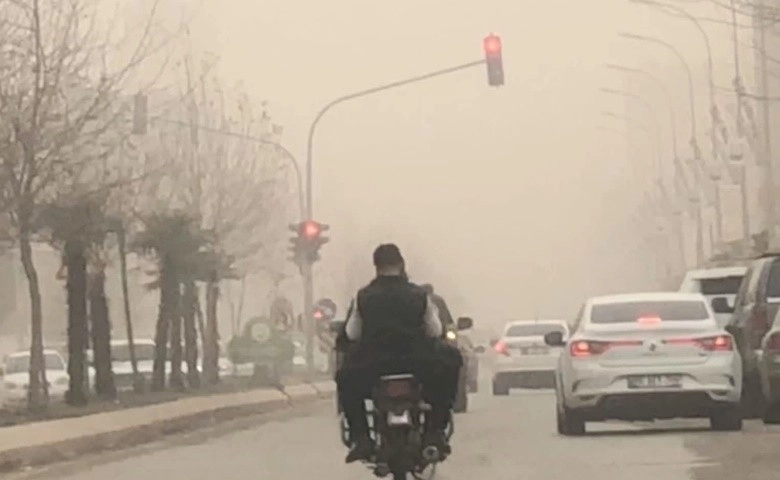 Ceylanpınar’da toz bulutu! Göz gözü görmedi