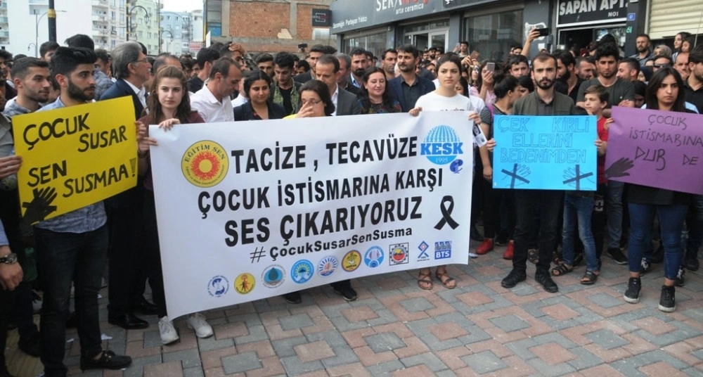 Şırnak'ta Okulda Cinsel İstismar İddiası Protesto Edildi