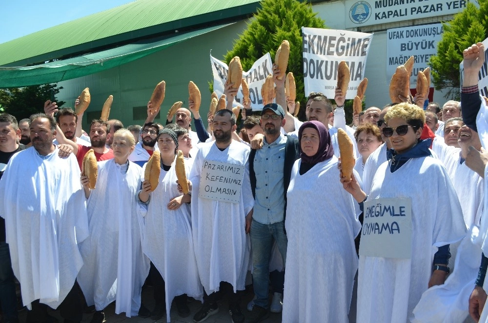 Mudanyada Kefenli Protesto