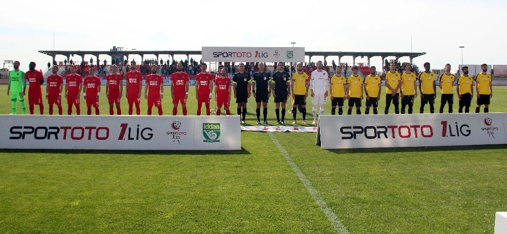 Spor Toto 1. Lig: Ümraniyespor: 1 - İstanbulspor: 3