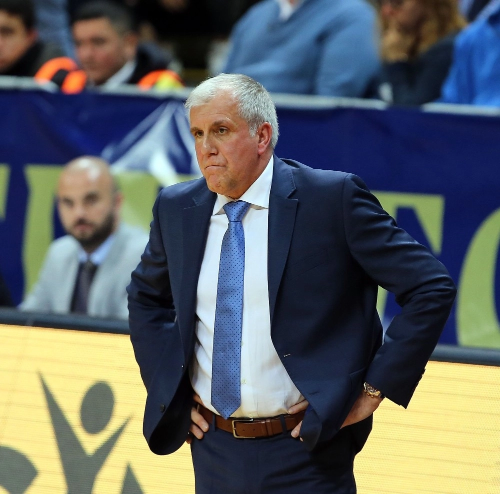 Obradovic 10. Zaferin, Ataman İse Bir İlkin Peşinde