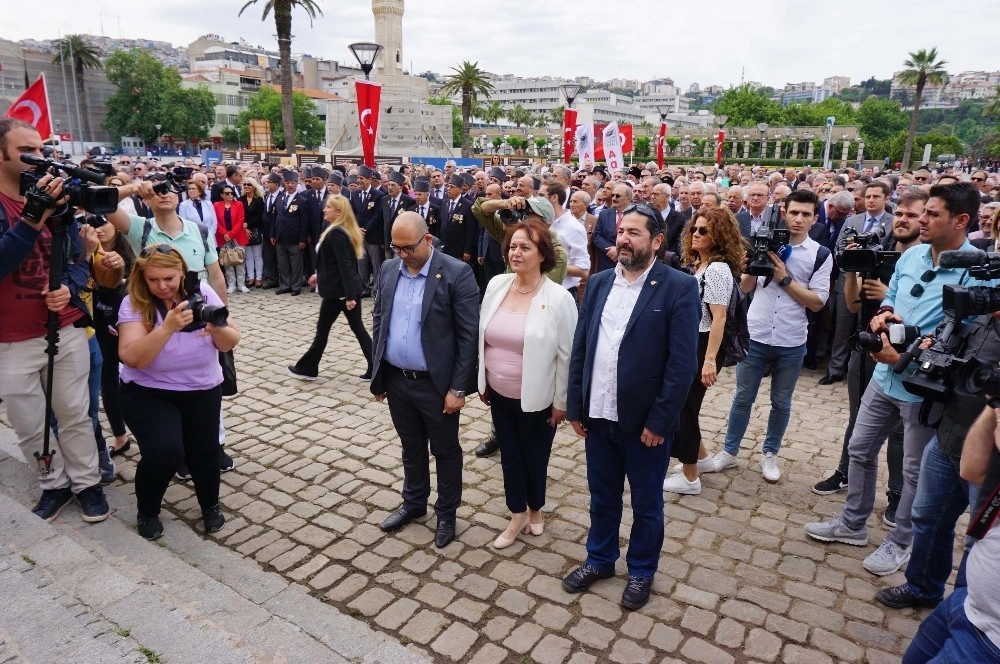 İzmirliler İlk Kurşundan Cumhuriyete Yürüdü