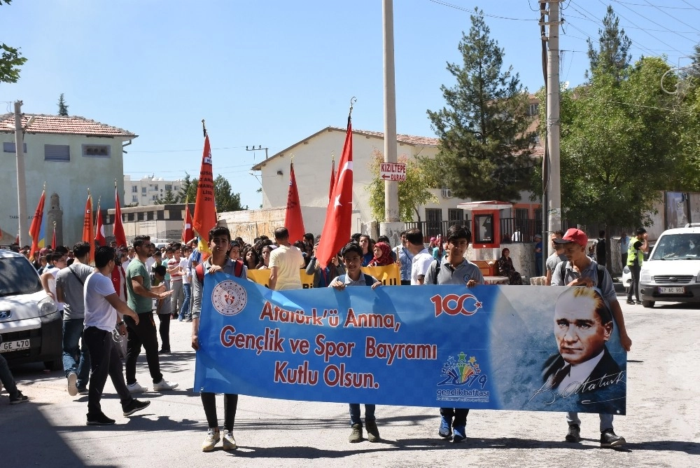 Nusaybinde Gençlik Yürüyüşü Yapıldı