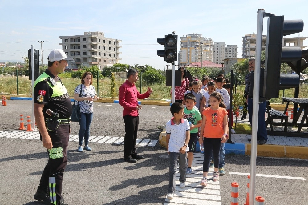 Erdemli Belediyesinden Öğrencilere Ücretsiz Trafik Eğitimi