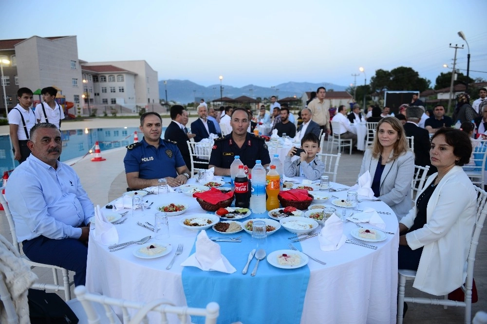 Kumlucada Vakıftan Gazilere Ve Şehit Ailelerine İftar Yemeği