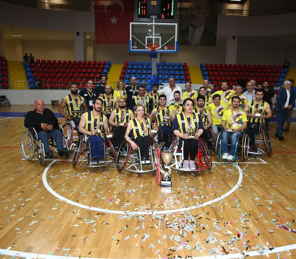 1907 Fenerbahçe Engelli Yıldızlar Şampiyon