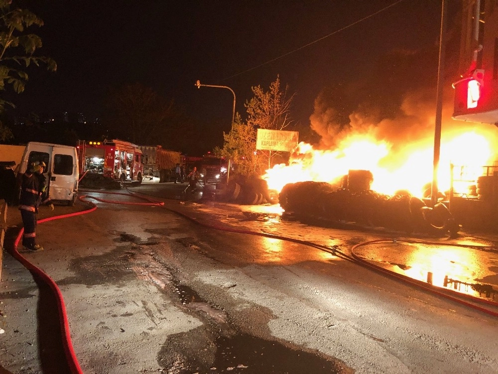 Ankarada Lastikçiler Sitesinde Yangın: 4 Dükkan Kül Oldu