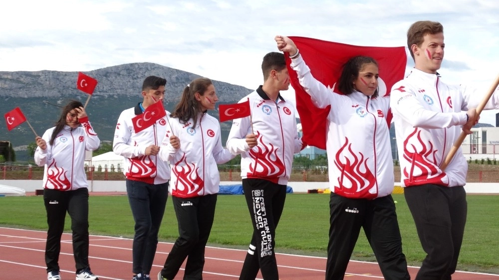 Isf Dünya Okullar Atletizm Şampiyonasına Madalyalı Başlangıç