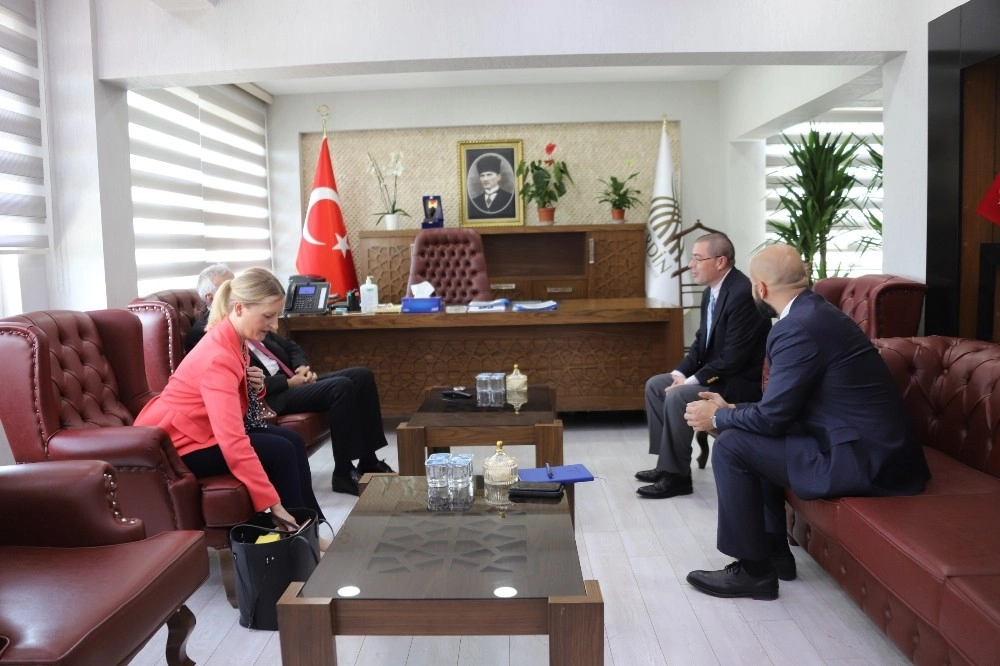 Abd Adana Konsolosluğundan Mardin Büyükşehir Belediyesine Ziyaret