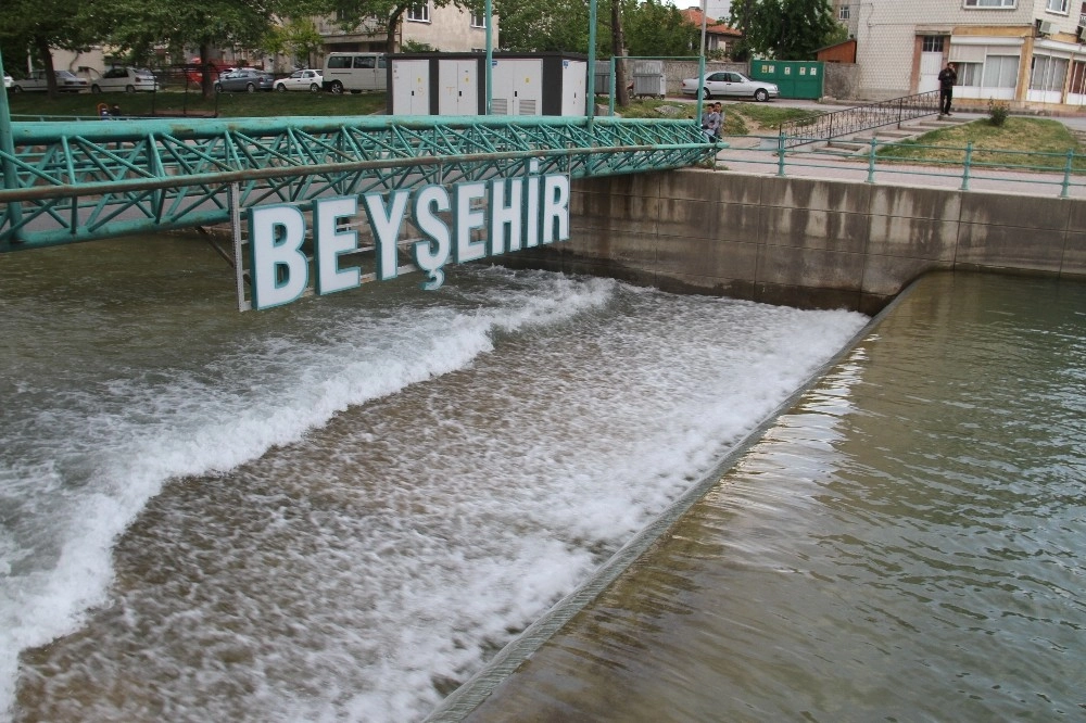 Beyşehir Gölünden Tarımsal Alanlara Su Akışı Başladı