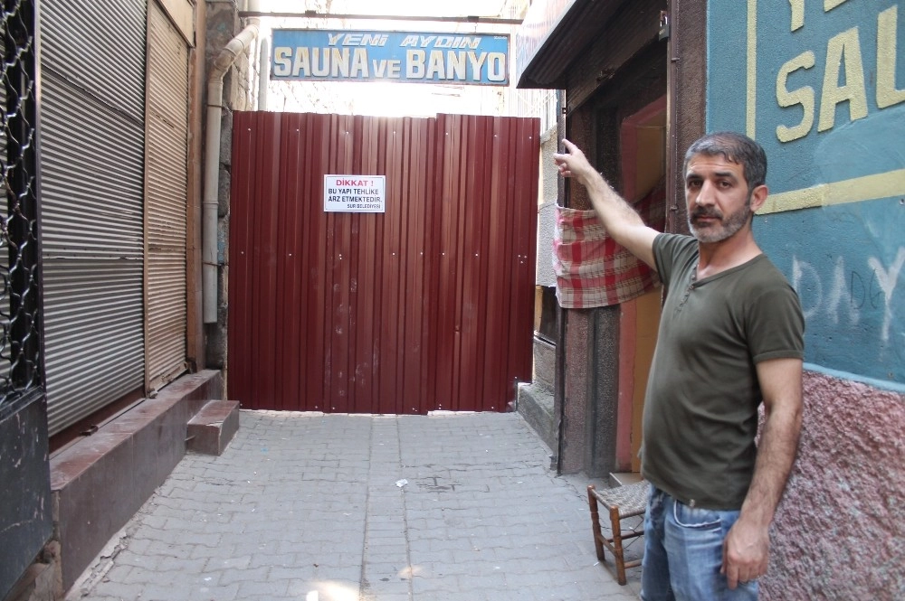 Tarihi Han Yıkılma Tehlikesi İle Karşı Karşıya Kaldı, Sokak Kapatıldı