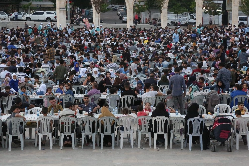 Başkan Kuş İftarını Vatandaşlarla Açtı