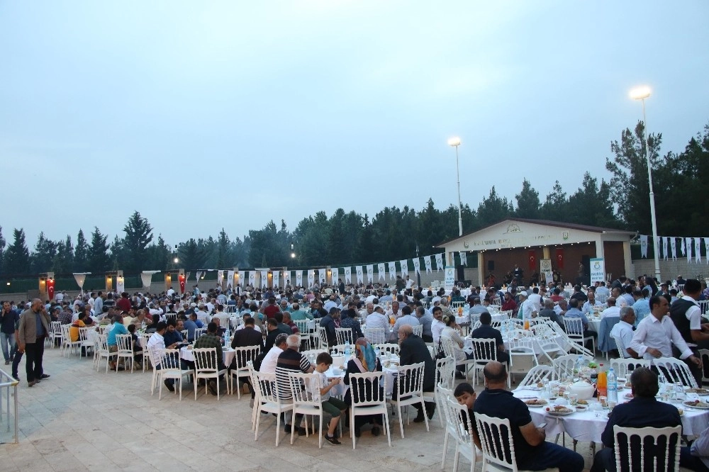 Canpolat Belediye Personelleriyle İftar Yaptı