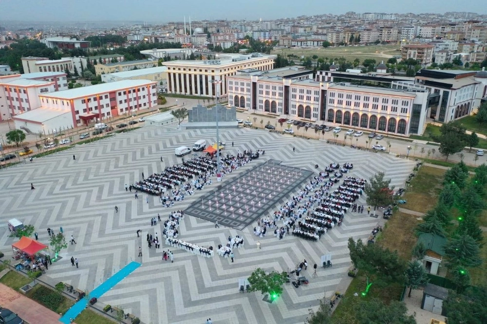 Gaziantep Protokolü Akademisyen Ve Öğrencilerle İftarda Buluştu